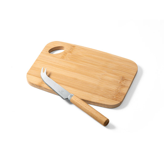 Tabla de quesos y cuchillo.