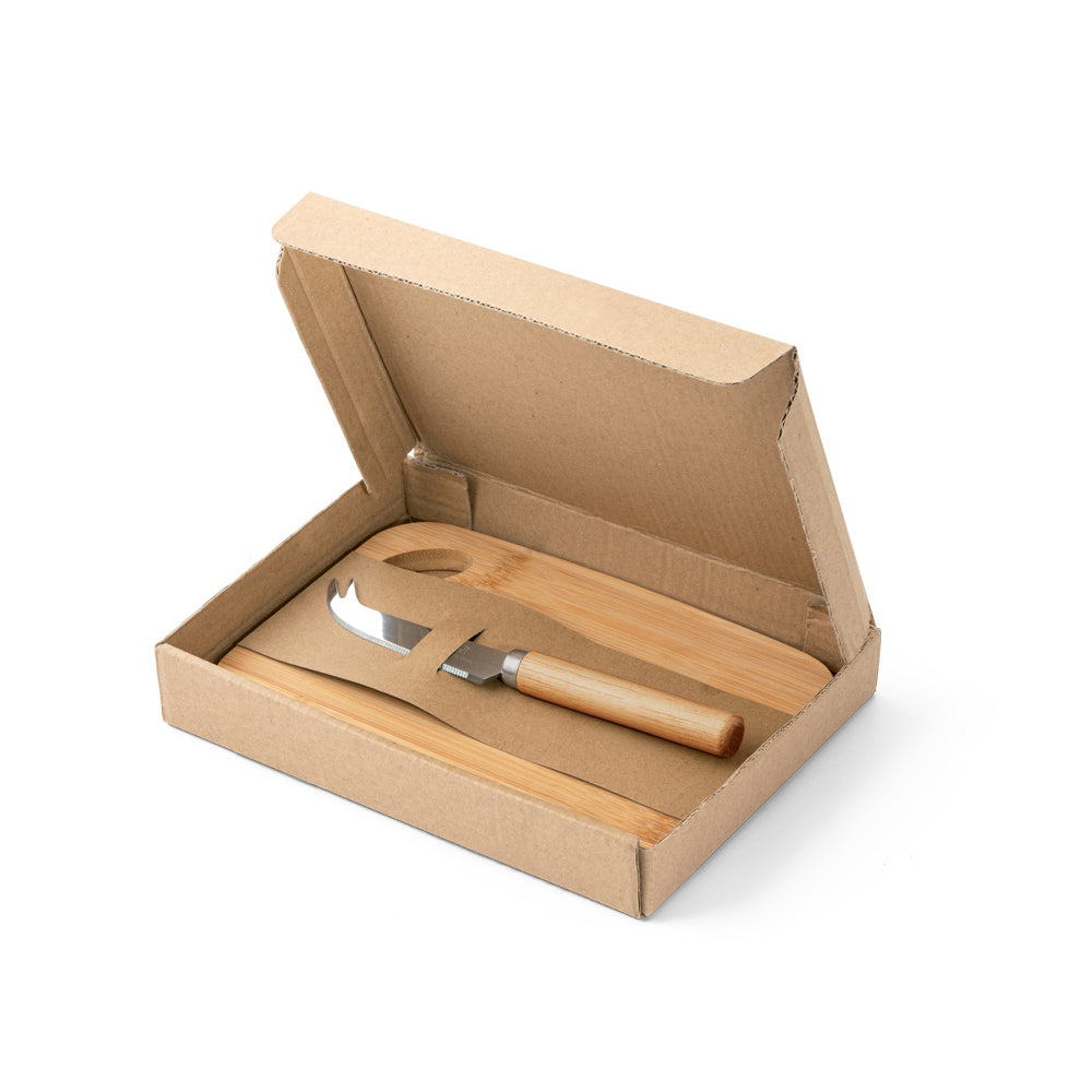 Tabla de quesos y cuchillo.